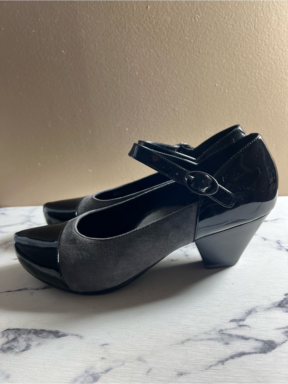 DANSKO Bonnie Black Patent & Gray Suede Leather Mid Heels Mary Jane Sz EU 39